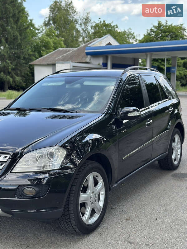 Внедорожник / Кроссовер Mercedes-Benz M-Class 2006 в 