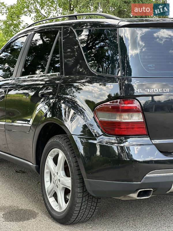 Внедорожник / Кроссовер Mercedes-Benz M-Class 2006 в Черновцах