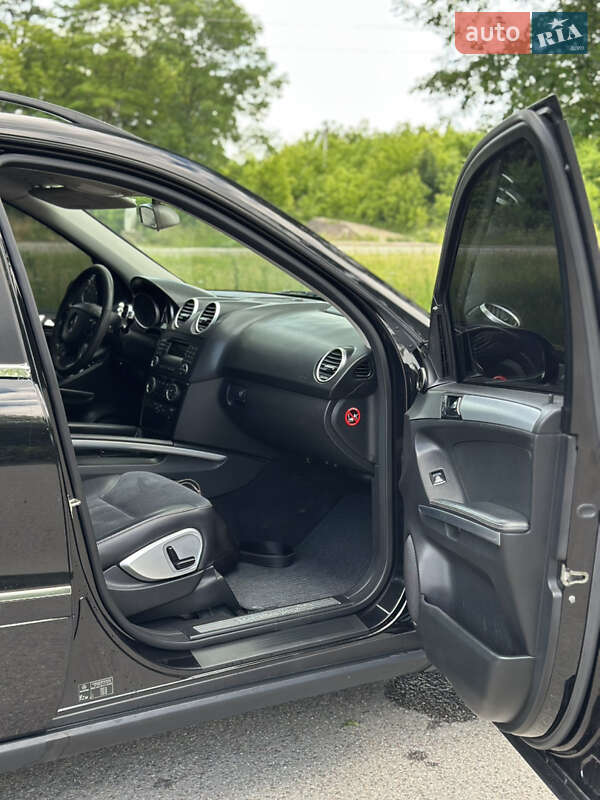 Внедорожник / Кроссовер Mercedes-Benz M-Class 2006 в Черновцах