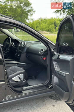 Внедорожник / Кроссовер Mercedes-Benz M-Class 2006 в 
