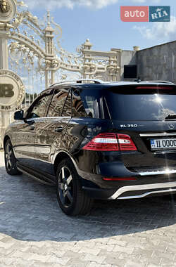 Внедорожник / Кроссовер Mercedes-Benz M-Class 2013 в 