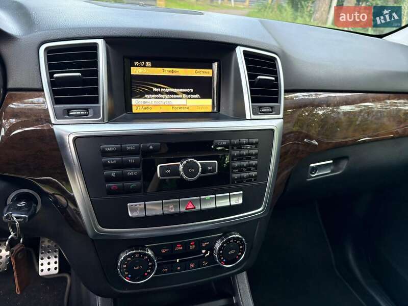 Внедорожник / Кроссовер Mercedes-Benz M-Class 2012 в Буче