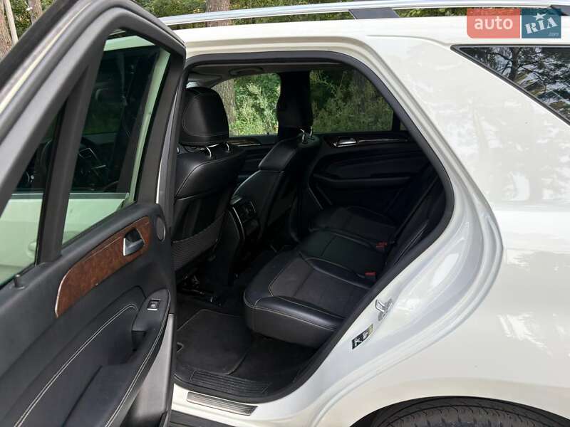 Внедорожник / Кроссовер Mercedes-Benz M-Class 2012 в Буче