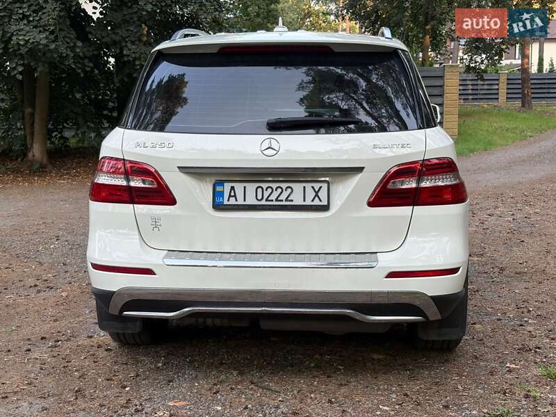 Внедорожник / Кроссовер Mercedes-Benz M-Class 2012 в Буче