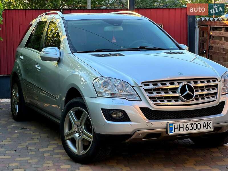 Внедорожник / Кроссовер Mercedes-Benz M-Class 2008 в 