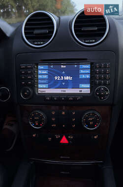 Внедорожник / Кроссовер Mercedes-Benz M-Class 2006 в 