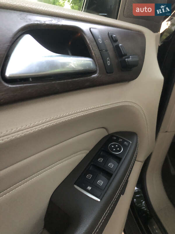 Внедорожник / Кроссовер Mercedes-Benz M-Class 2015 в Черкассах