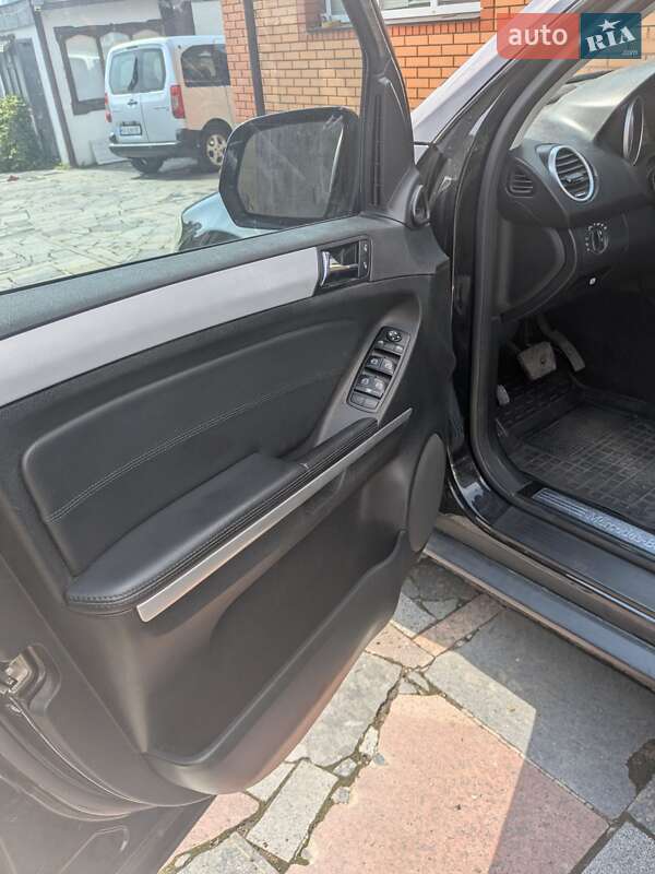 Внедорожник / Кроссовер Mercedes-Benz M-Class 2010 в Новоархангельске