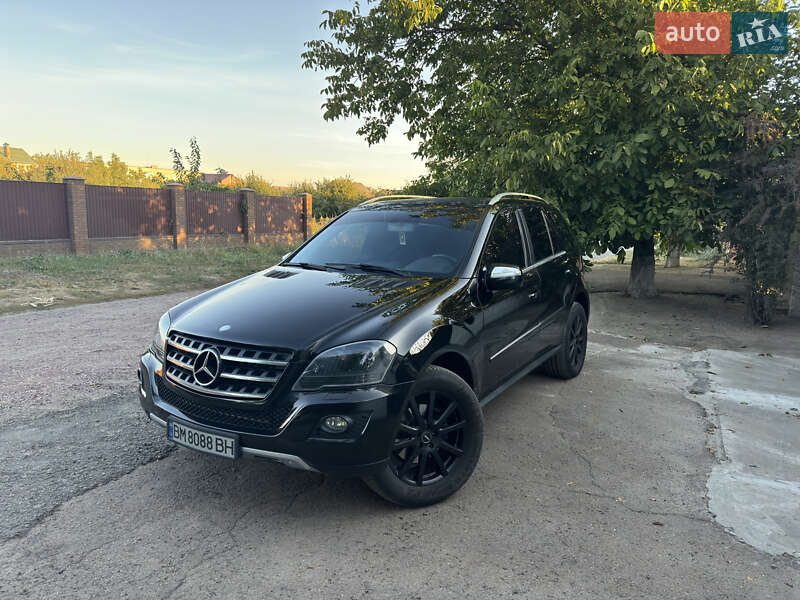 Внедорожник / Кроссовер Mercedes-Benz M-Class 2010 в Конотопе