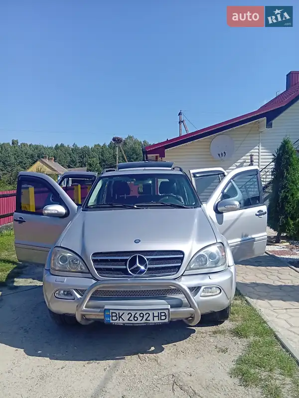 Mercedes-Benz M-Class 2004
