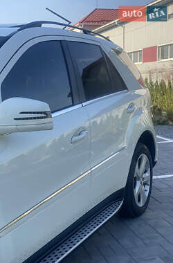 Внедорожник / Кроссовер Mercedes-Benz M-Class 2011 в 