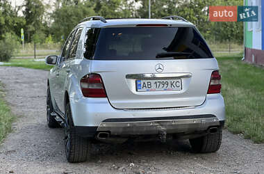 Внедорожник / Кроссовер Mercedes-Benz M-Class 2005 в 
