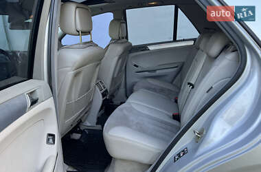Внедорожник / Кроссовер Mercedes-Benz M-Class 2005 в 