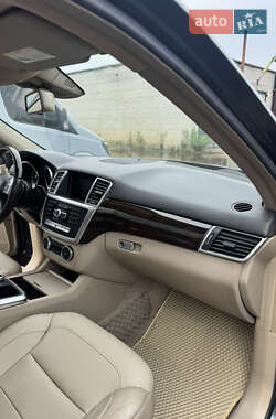 Внедорожник / Кроссовер Mercedes-Benz M-Class 2014 в 