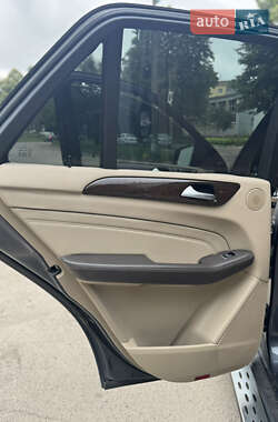 Внедорожник / Кроссовер Mercedes-Benz M-Class 2014 в 