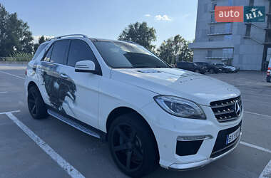 Внедорожник / Кроссовер Mercedes-Benz M-Class 2013 в 