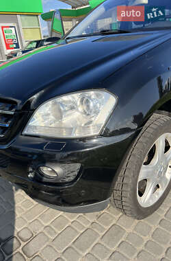 Внедорожник / Кроссовер Mercedes-Benz M-Class 2006 в 