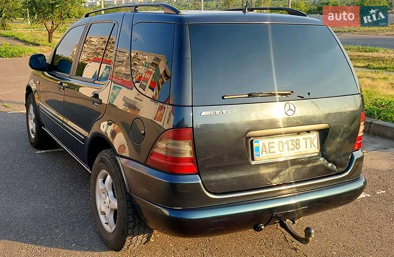 Внедорожник / Кроссовер Mercedes-Benz M-Class 2000 в Павлограде