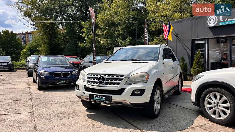 Внедорожник / Кроссовер Mercedes-Benz M-Class 2009 в Черновцах