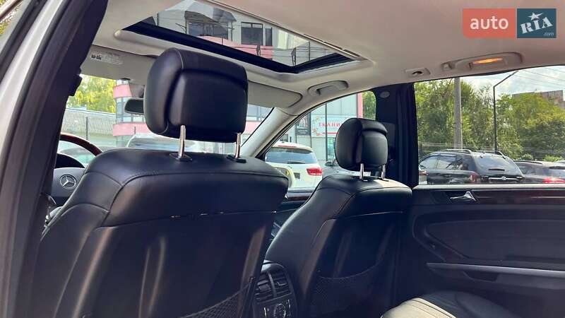 Внедорожник / Кроссовер Mercedes-Benz M-Class 2009 в Черновцах