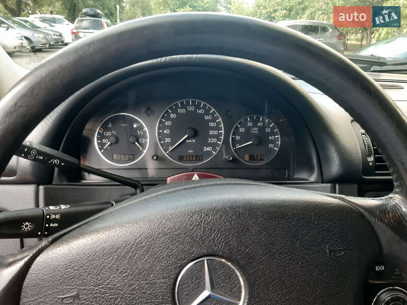 Внедорожник / Кроссовер Mercedes-Benz M-Class 2005 в Киеве