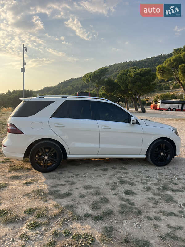 Внедорожник / Кроссовер Mercedes-Benz M-Class 2012 в Виноградове