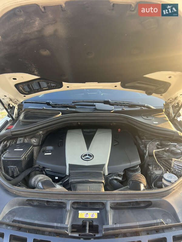 Внедорожник / Кроссовер Mercedes-Benz M-Class 2012 в Виноградове