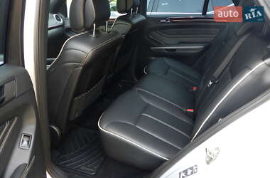 Внедорожник / Кроссовер Mercedes-Benz M-Class 2011 в 