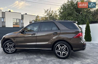 Внедорожник / Кроссовер Mercedes-Benz M-Class 2011 в 