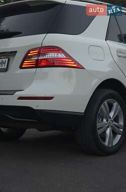 Внедорожник / Кроссовер Mercedes-Benz M-Class 2012 в 
