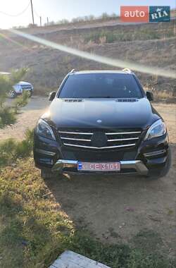 Позашляховик / Кросовер Mercedes-Benz M-Class 2015 в Києві