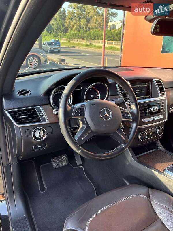 Внедорожник / Кроссовер Mercedes-Benz M-Class 2014 в Виннице