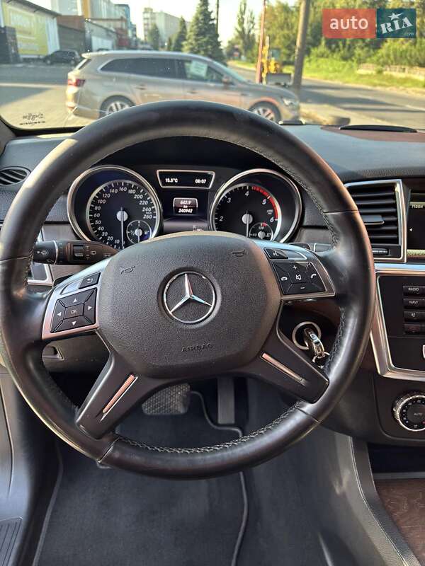 Внедорожник / Кроссовер Mercedes-Benz M-Class 2014 в Виннице