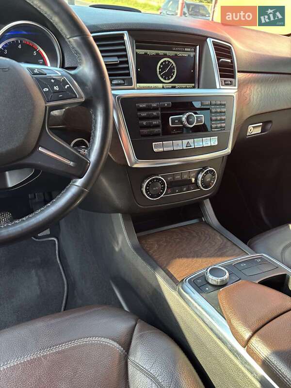 Внедорожник / Кроссовер Mercedes-Benz M-Class 2014 в Виннице