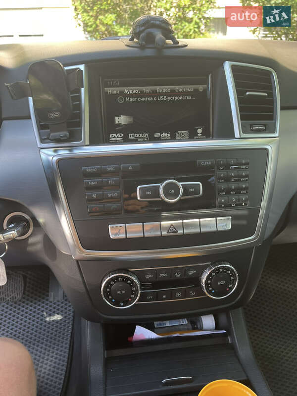 Внедорожник / Кроссовер Mercedes-Benz M-Class 2013 в Звягеле фото 6 Внедорожник / Кроссовер Mercedes-Benz M-Class 2013 в Звягеле