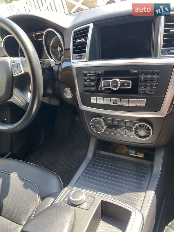 Внедорожник / Кроссовер Mercedes-Benz M-Class 2015 в Заставной фото 15 Внедорожник / Кроссовер Mercedes-Benz M-Class 2015 в Заставной