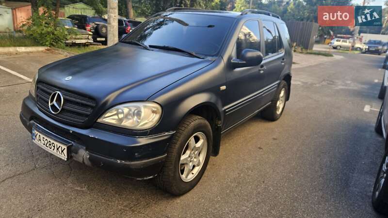 Внедорожник / Кроссовер Mercedes-Benz M-Class 2000 в Киеве