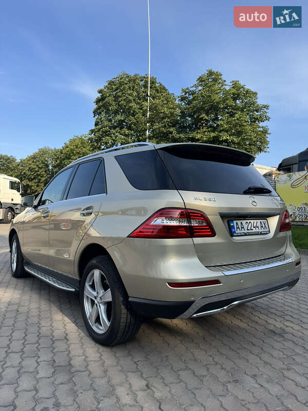 Внедорожник / Кроссовер Mercedes-Benz M-Class 2013 в Ровно