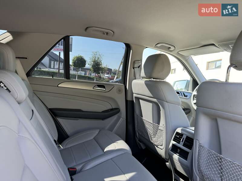 Внедорожник / Кроссовер Mercedes-Benz M-Class 2012 в Черновцах