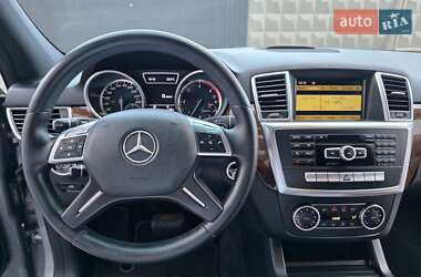 Внедорожник / Кроссовер Mercedes-Benz M-Class 2012 в 
