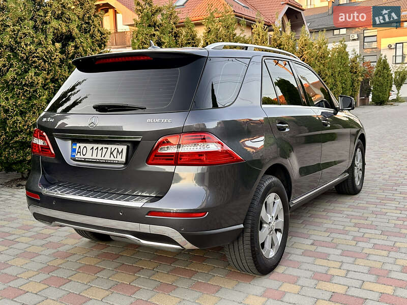 Внедорожник / Кроссовер Mercedes-Benz M-Class 2015 в Ужгороде