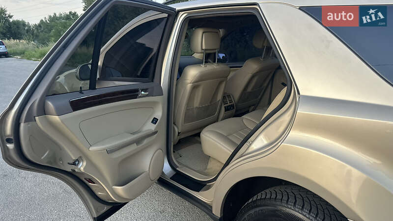 Внедорожник / Кроссовер Mercedes-Benz M-Class 2006 в Киеве