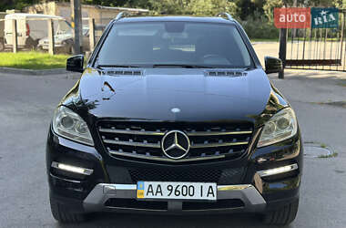Внедорожник / Кроссовер Mercedes-Benz M-Class 2012 в 