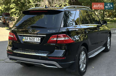 Внедорожник / Кроссовер Mercedes-Benz M-Class 2012 в 