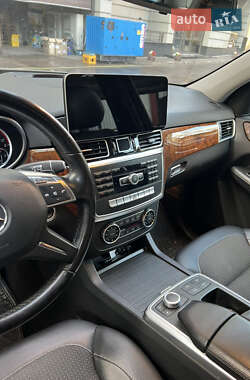 Внедорожник / Кроссовер Mercedes-Benz M-Class 2012 в 