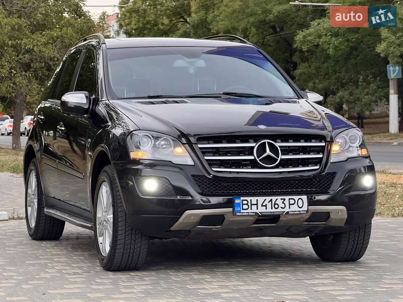 Позашляховик / Кросовер Mercedes-Benz M-Class 2010 в Одесі