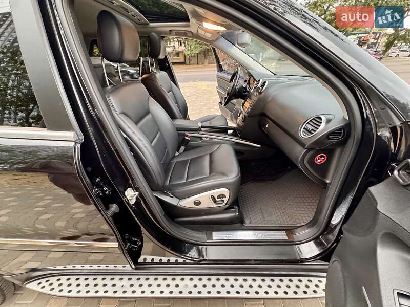 Позашляховик / Кросовер Mercedes-Benz M-Class 2010 в Одесі