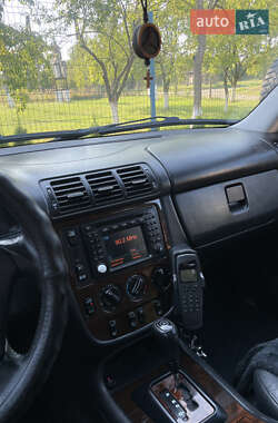 Внедорожник / Кроссовер Mercedes-Benz M-Class 2000 в 