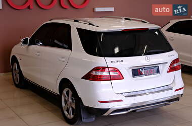 Внедорожник / Кроссовер Mercedes-Benz M-Class 2012 в 