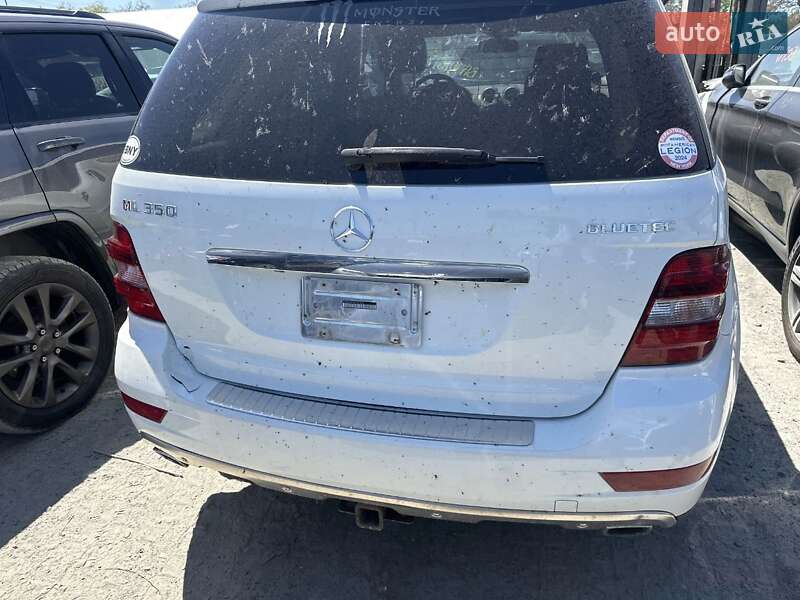 Позашляховик / Кросовер Mercedes-Benz M-Class 2011 в Дрогобичі